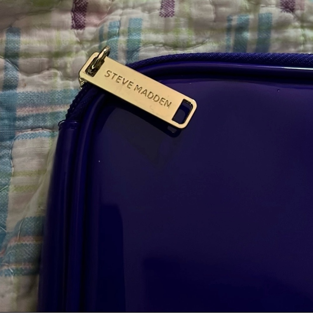 Steve Madden Case - Picture 3 of 5